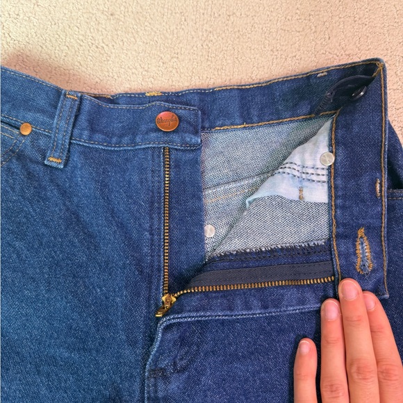 Wrangler Classic Blue Denim Shorts - Picture 5 of 9